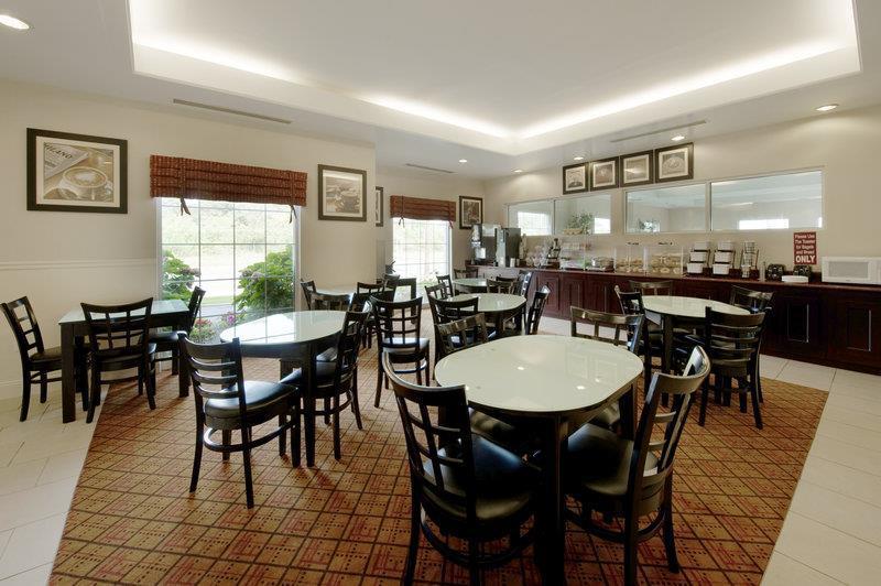 ベストウェスタン バー ハーバー イン Massapequa Park レストラン 写真